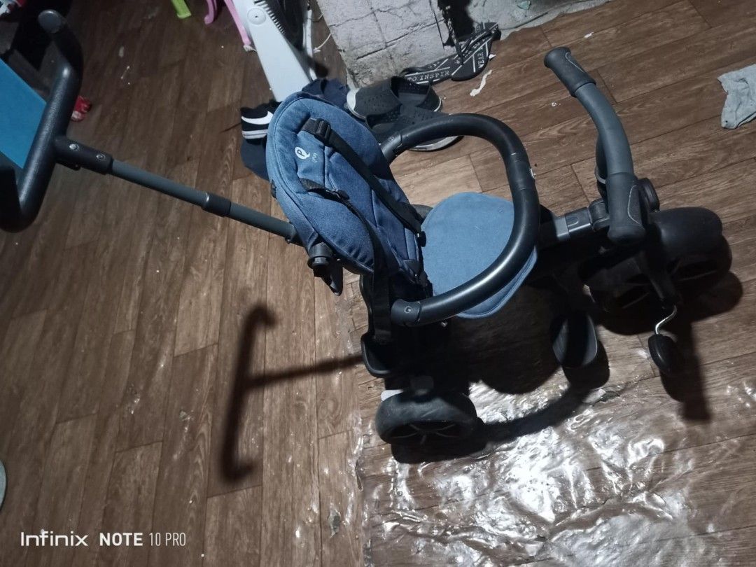 QPlay Convertible Stroller/Bike (Category: Strollers) located in Quezon City. Submitted by hmcordero1695 (Listing ID 1357900436, Image 3). Description: QPlay Convertible Bike May kasamang canopy. Natatanggal yung handle sa likod lalo pag marunong na pumedal si baby Foldable din pwede dalhin sa mall or kung saan man..