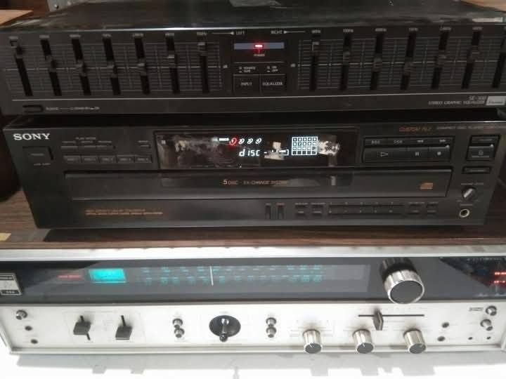 Sansui Stereo Graphic Equalizer model SE-300 (Year 1985) (Category: Soundbars, Speakers & Amplifiers) located in Iloilo. Submitted by eulneversee (Listing ID 1357892926, Image 3). Description: For sale Sansui Stereo Graphic Equalizer model SE-300 (Year 1985) Price P7,500.00 Good working condition Location:Garage Sale At Brgy.Daga Santa Barbara,Iloilo Pm me for more available stereo equalizer.