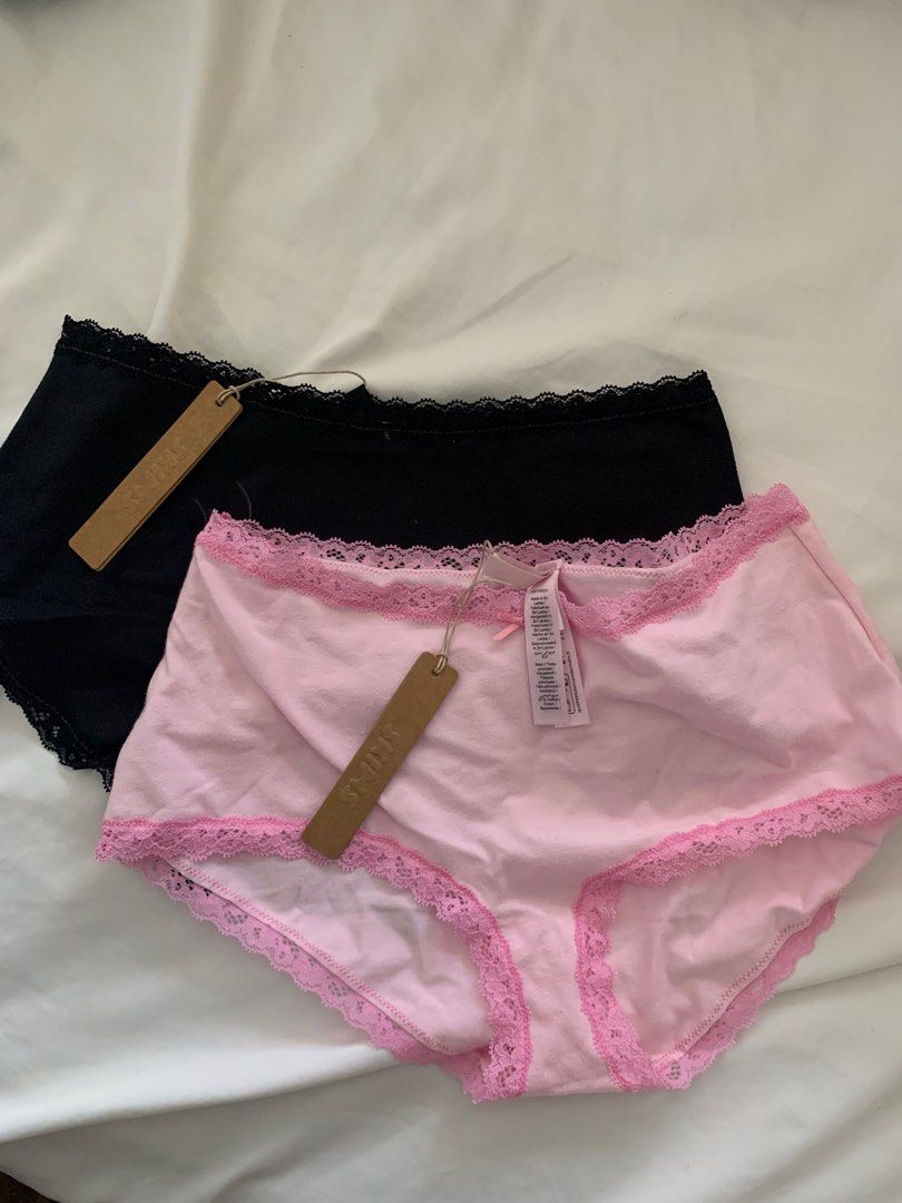 SKIMS LACE BOY SHORT (Category: Undergarments & Loungewear) located in Quezon City. Submitted by bagelll18 (Listing ID 1357806108, Image 3). Description: SKIMS LIGHTWEIGHT LACE BOY SHORT In Soot (SOLD) & Cherry Blossom Size XS BRAND NEW WITH TAGS Php 1,500.00/each or Php 2,500.00 if getting both RFS: Does not fit me.