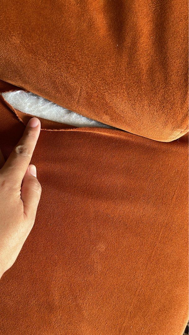 Sofas anti scratch (Category: Sofas) located in Shah Alam. Submitted by asmadalia (Listing ID 1357845496, Image 2). Description: Salam. Sofa to let go. Age : 3 years Brand : More Design / anti scratch / RM2599 Price to let go : RM500 (Own transport & handler) P/S: kaki empat2 dah patah, tepi ada koyak sikit. Sofa masih kukuh. Reason nak let go we are moving soon. .