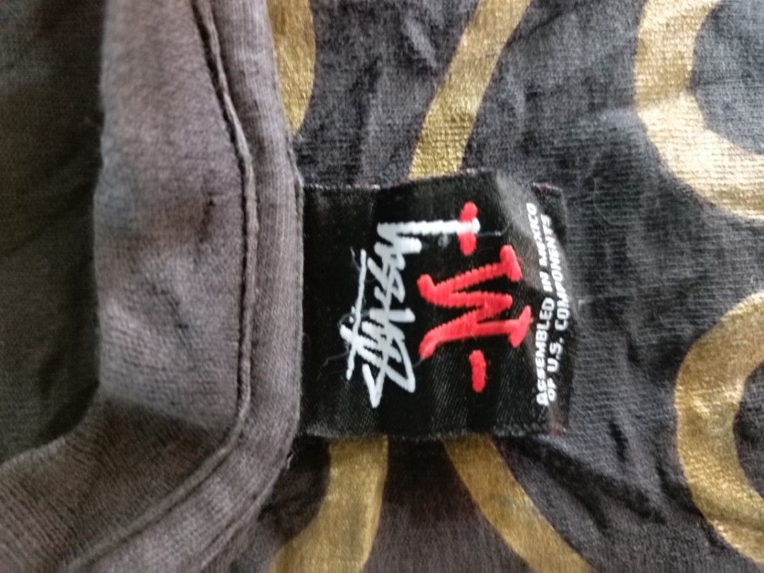 STUSSY 80 NY L T LA (authentic) (Category: Tshirts & Polo Shirts ) located in Sara. Submitted by semithecus92780 (Listing ID 1357804146, Image 2). Description: Stussy 80 Long Sleeve New York London Tokyo Los Angeles medium on tag 20.5/29 Dimes verygood condition.