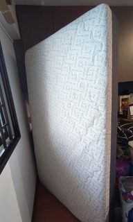 (Category: ) located in . Submitted by hoardermom (Listing ID 1357820596, Image 1). Description: .