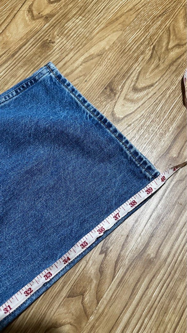Uniqlo denim pants (Category: Jeans) located in Las Pinas. Submitted by apdeclutter (Listing ID 1357939201, Image 3). Description: Used a few times Size 30 Length 40 .
