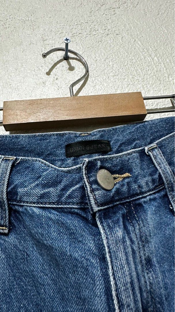 Uniqlo denim pants (Category: Jeans) located in Las Pinas. Submitted by apdeclutter (Listing ID 1357939201, Image 2). Description: Used a few times Size 30 Length 40 .