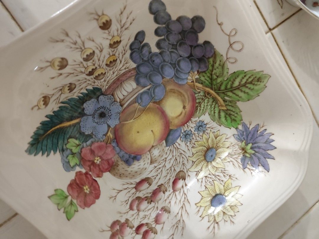 Vintage Spode Bowl (Category: Food Organization & Storage) located in Dipolog. Submitted by thriftteata (Listing ID 1357903020, Image 2). Description: vintage Spode from UK no crazing deep around 2.5".