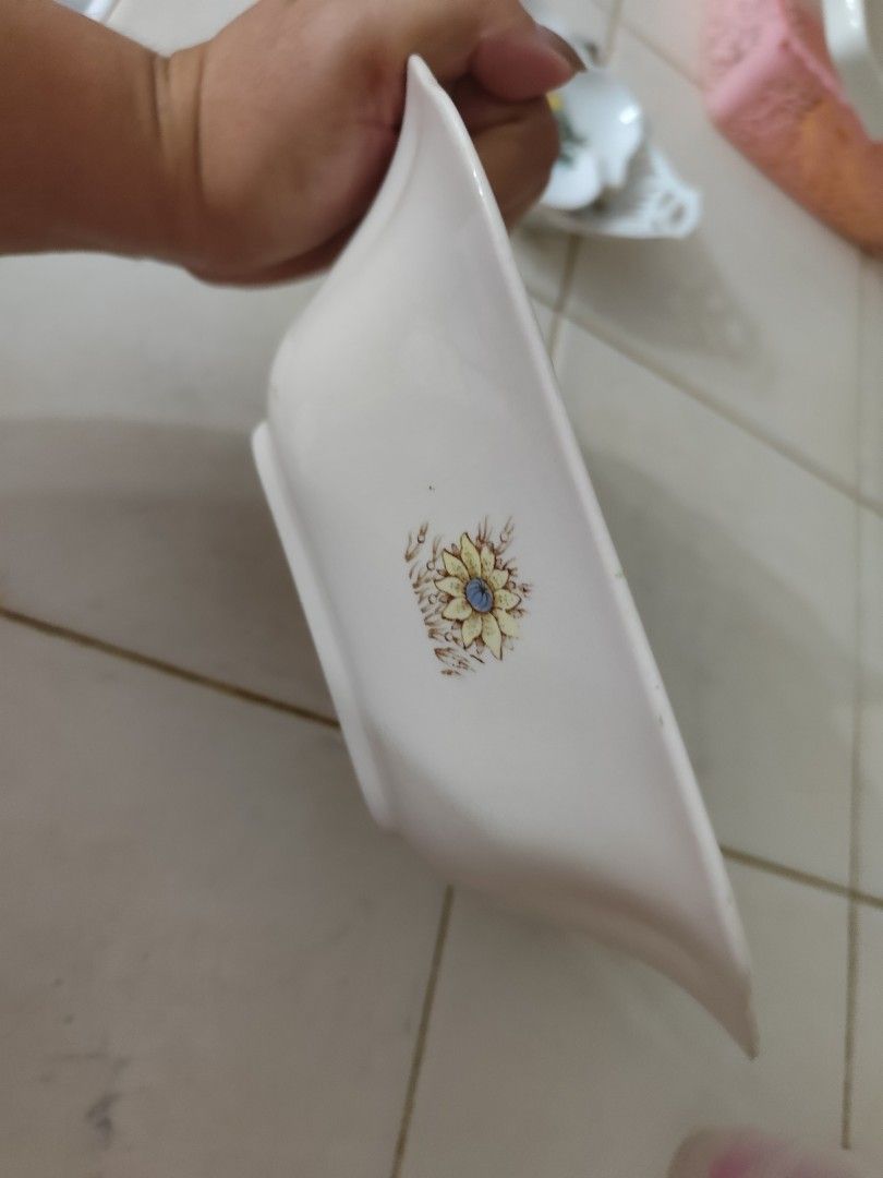 Vintage Spode Bowl (Category: Food Organization & Storage) located in Dipolog. Submitted by thriftteata (Listing ID 1357903020, Image 3). Description: vintage Spode from UK no crazing deep around 2.5".