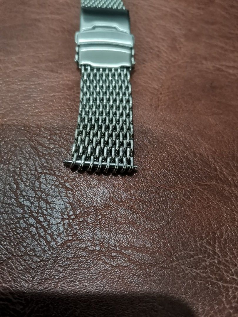 22mm Shark Mesh Bracelet (SMALL WRIST) (Category: Men's Watches) located in Cebu City. Submitted by steffiewonder13 (Listing ID 1358073386, Image 3). Description: 22mm shark mesh bracelet - 22mm lug width, tapers to 20mm on clasp - ideal for small wrist 6in to 6.5in - ideal for skx007/009 or any dive watch with 22mm lugs Paynent via Gcash or BDO/BPI fund transfer. Shipping via J&T Express c/o buyer..