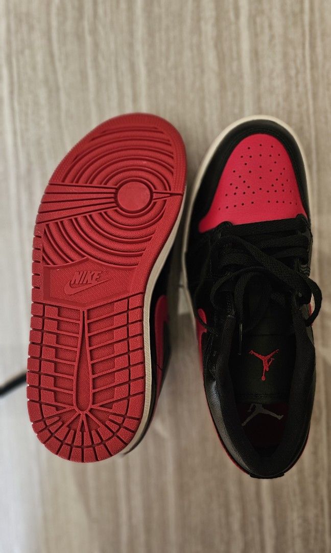 Air Jordan 1 Low "bred sail" (Category: Sneakers) located in Cavite. Submitted by eynzel (Listing ID 1358033103, Image 2). Description: never been used!!! from US pwede sa maarte wala lang po box kasi bulky US 6.5 po size.