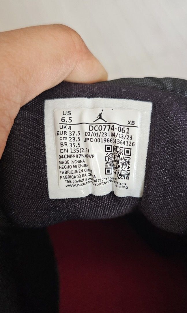 Air Jordan 1 Low "bred sail" (Category: Sneakers) located in Cavite. Submitted by eynzel (Listing ID 1358033103, Image 3). Description: never been used!!! from US pwede sa maarte wala lang po box kasi bulky US 6.5 po size.