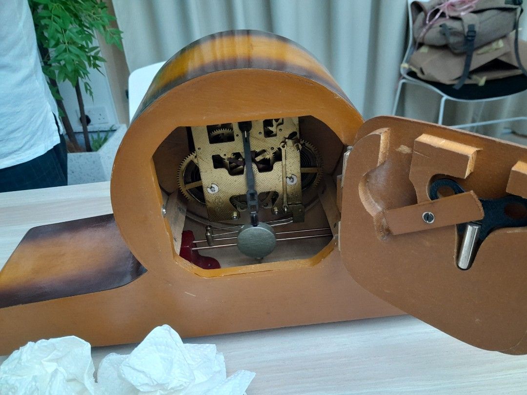 Antique table clock65074867782403111