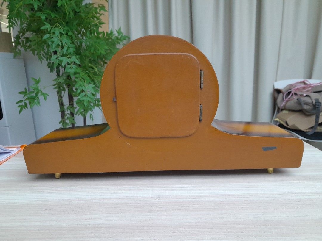 Antique table clock65074867782403113