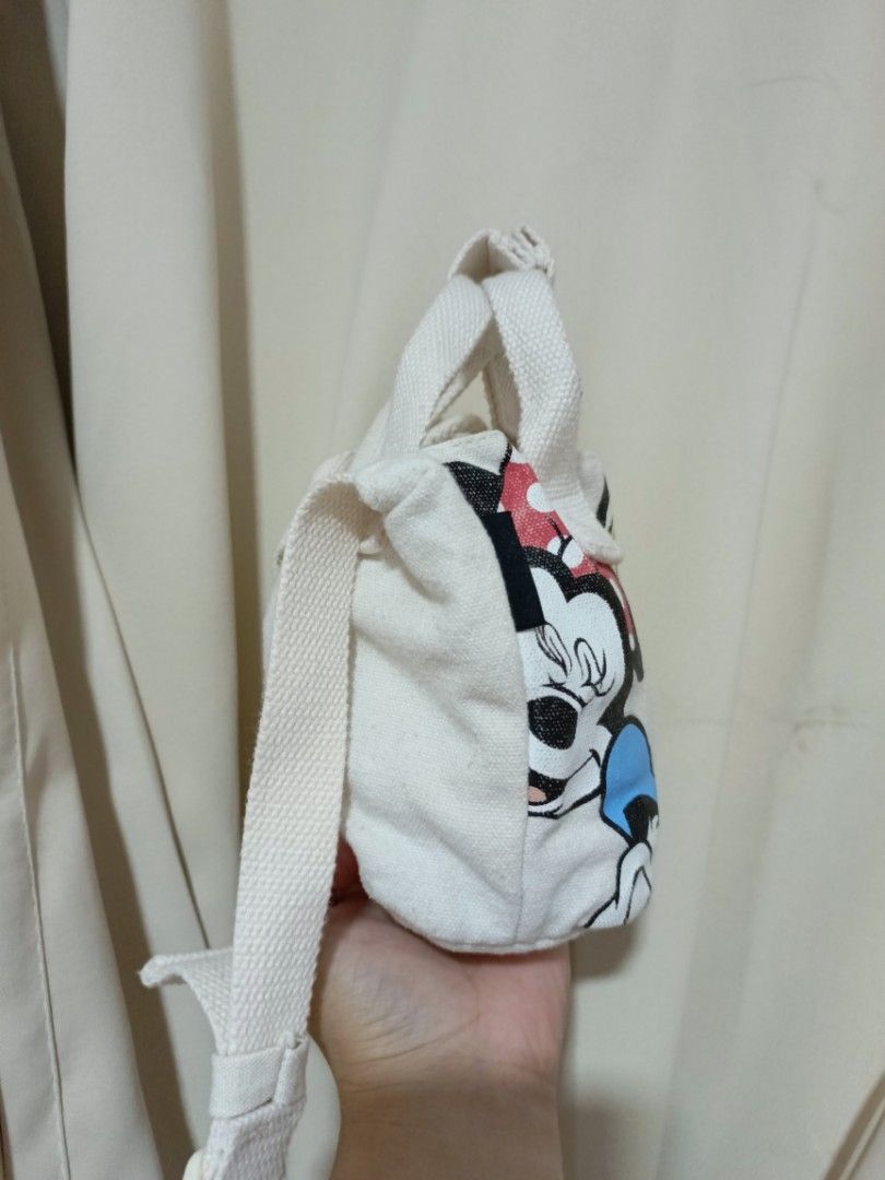 BRANDED SLING (Category: Sling Bags) located in Lucena. Submitted by jmjm31 (Listing ID 1357978641, Image 2). Description: napaka kapal zara brand.