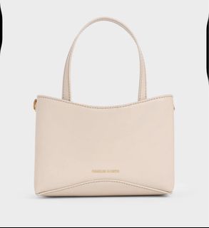 (Category: ) located in . Submitted by shopwithvx (Listing ID 1358076519, Image 1). Description: .