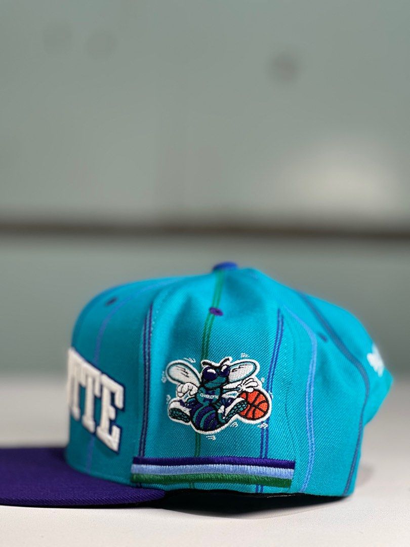Charlotte Hornets Shorthook Snapback (Category: Caps & Hats) located in San Pablo. Submitted by luxurydon (Listing ID 1358015476, Image 2). Description: Like new without stickers Acrylic wool fabric 2014 released .