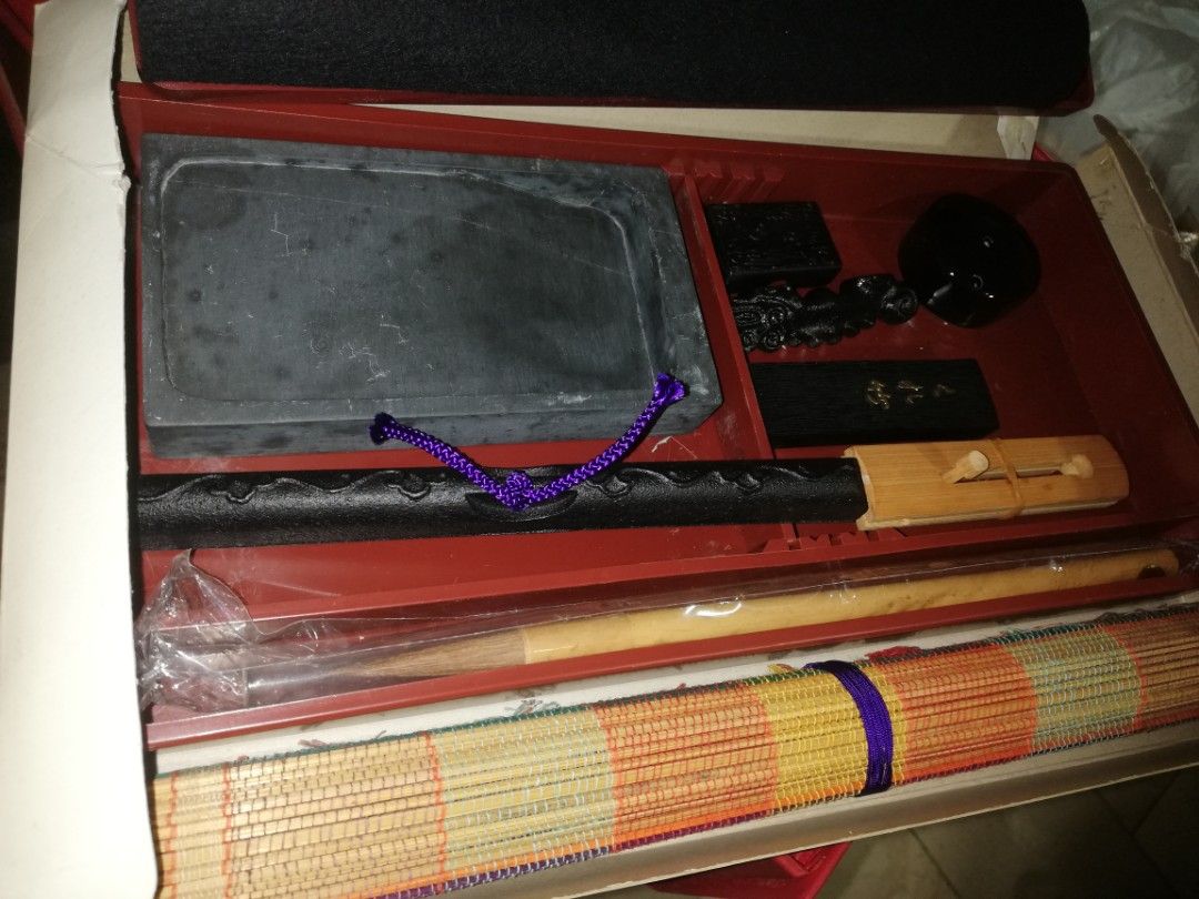chinese calligraphy set (Category: Craft Supplies & Tools) located in Paranaque City. Submitted by 4thestate.surplusan (Listing ID 1358094461, Image 1). Description: chinese calligraphy set, in box..