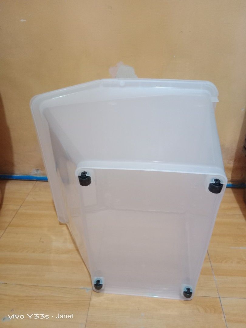 Fliptop storage box 56L (Category: Storage Boxes & Baskets) located in Caloocan City. Submitted by janeil23452 (Listing ID 1358086026, Image 2). Description: fliptop storage 56L transparent pick up/ lalamove po.