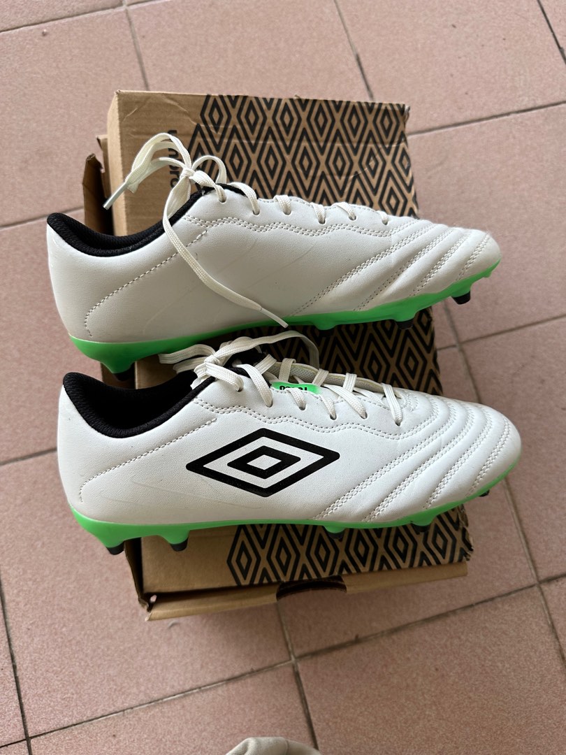 Football Boots for Kids (Umbro), Sports Equipment, Sports & Games ...