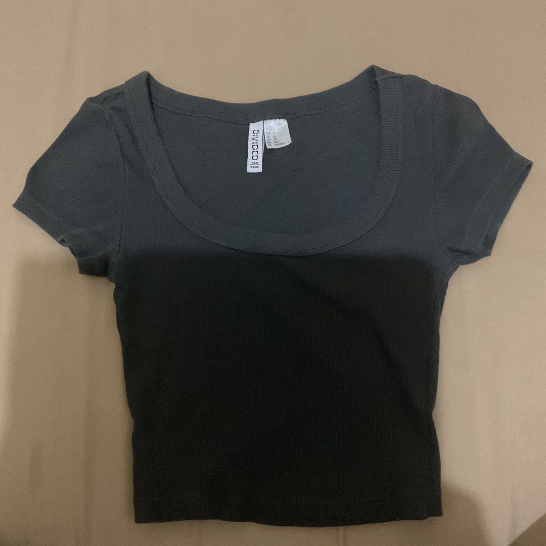 H&M Dark Gray Scoop Neck Thick Ribbed Top (Category: Others Tops) located in Marikina City. Submitted by mlffy (Listing ID 1358129262, Image 1). Description: 🩶 H&M Gray Scoop Neck Top 🩶 Perfect quality and rlly nice fitting! 🤍 Size XS on tag best fit XXS-XS! 🤍 RFS decluttering :) 👛 GCash.