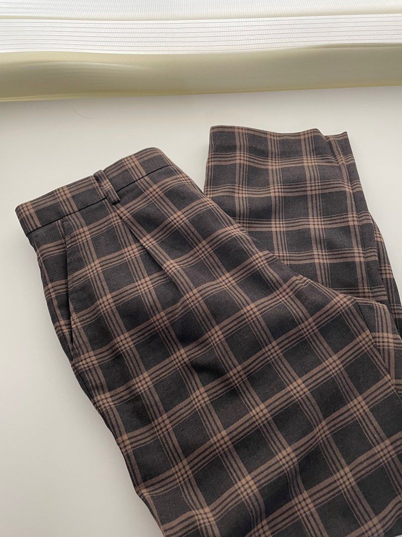 H&M Plaid Regular Fit Trousers (Category: Trousers) located in Manila. Submitted by kayesells_ (Listing ID 1358079023, Image 2). Description: preloved (manage your expectations) no when worn! firm price, won’t entertain lowballers mod: jnt or lalamove loc: sampaloc, manila mod: gcash or bpi.