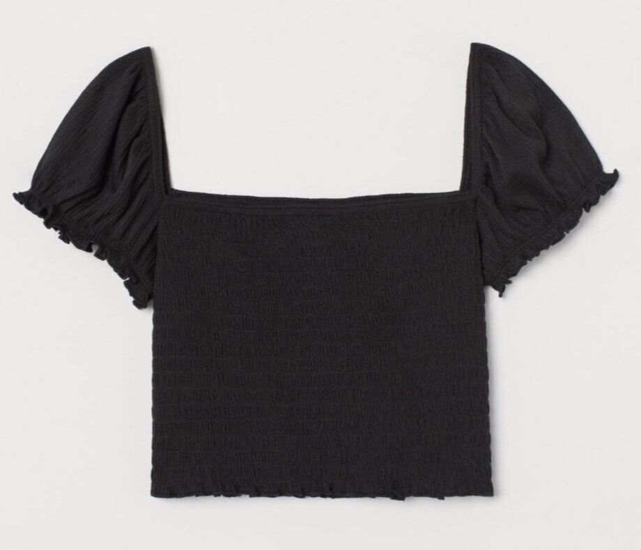 H&M Puff Sleeve Top (Category: Blouses) located in Manila. Submitted by kayesells_ (Listing ID 1358056411, Image 1). Description: preloved (manage your expectations) no when worn! firm price, won’t entertain lowballers mod: jnt or lalamove loc: sampaloc, manila mod: gcash or bpi.