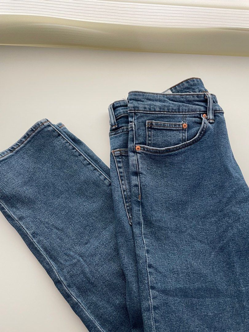 H&M Regular Fit Jeans (Category: Jeans) located in Manila. Submitted by kayesells_ (Listing ID 1358070238, Image 3). Description: preloved (manage your expectations) no when worn! firm price, won’t entertain lowballers mod: jnt or lalamove loc: sampaloc, manila mod: gcash or bpi.