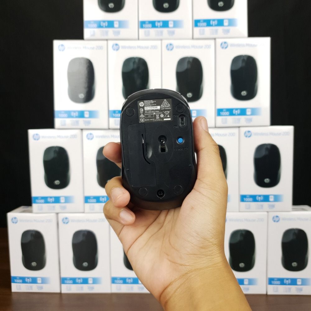 HP 200 WIRELESS MOUSE (Category: Mouse & Mousepads) located in Mandaluyong City. Submitted by cjozinet (Listing ID 1358005178, Image 1). Description: 𝗣𝗥𝗢𝗗𝗨𝗖𝗧 𝗡𝗔𝗠𝗘: HP 200 WIRELESS MOUSE 𝗗𝗣𝗜 (𝗗𝗼𝘁𝘀 𝗣𝗲𝗿 𝗜𝗻𝗰𝗵): Up to 1000 dpi 𝗖𝗢𝗠𝗣𝗔𝗧𝗜𝗕𝗜𝗟𝗜𝗧𝗬: Compatible with Windows 7, Windows 8, Windows 10, Windows 11, macOS, and Chrome OS™ 𝗦𝗘𝗡𝗦𝗢𝗥 𝗧𝗬𝗣𝗘: Red optical tracking 𝗡𝗨𝗠𝗕𝗘𝗥 𝗢𝗙 𝗕𝗨𝗧𝗧𝗢𝗡𝗦: 3 buttons 𝗖�