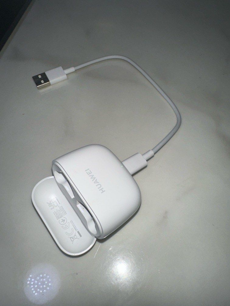 Huawei freebuds SE2 (Category: Earphones) located in Manila. Submitted by gelohey00 (Listing ID 1358069128, Image 1). Description: Selling my freebuds se2 huawei i bought it for my daughters huawei tablet but she doesnt like it This is brand new but no more box my bad i decided not to use it coz im more into airpods No scratches just hair line that is not visible In very Good condition. Compact and comfortable design IP54 dust and splash resistan