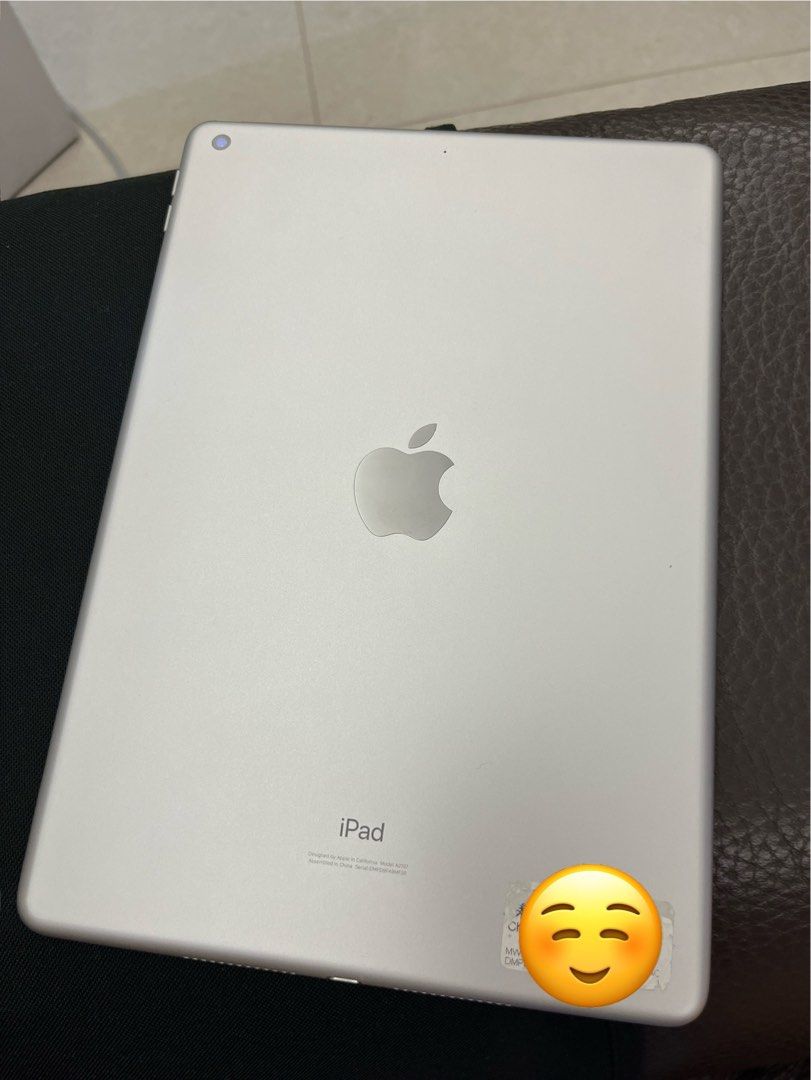 Ipad七代 （分類：平板電腦 - iPad）位於 Hong Kong。 由 kk424 提交（商品編號 1358107065，圖片 3）。簡介： 128G。
