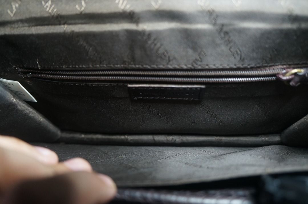 Laura Ashley Leather Kili Bag (Category: Shoulder Bags) located in Taguig. Submitted by tcstuff (Listing ID 1358101910, Image 3). Description: Bag Measurements: 10.4 in x 5.5 in x 1 in Newly cleaned, conditioned, polished leather. Newly polished metal hardware. Payment Method: GCash or GoGo Express COD.