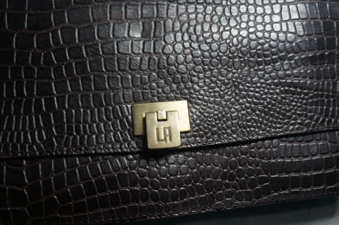 Laura Ashley Leather Kili Bag (Category: Shoulder Bags) located in Taguig. Submitted by tcstuff (Listing ID 1358101910, Image 2). Description: Bag Measurements: 10.4 in x 5.5 in x 1 in Newly cleaned, conditioned, polished leather. Newly polished metal hardware. Payment Method: GCash or GoGo Express COD.