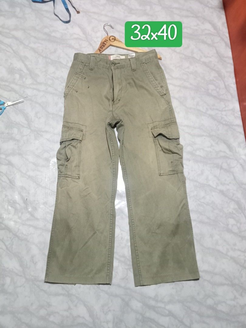 Levis cargo pants (Category: Jeans) located in Sagay. Submitted by kennie_3377 (Listing ID 1357999405, Image 1). Description: in good condition.