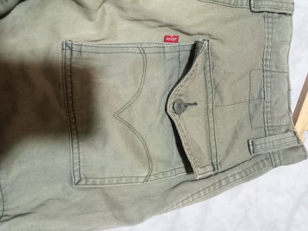 Levis cargo pants (Category: Jeans) located in Sagay. Submitted by kennie_3377 (Listing ID 1357999405, Image 3). Description: in good condition.