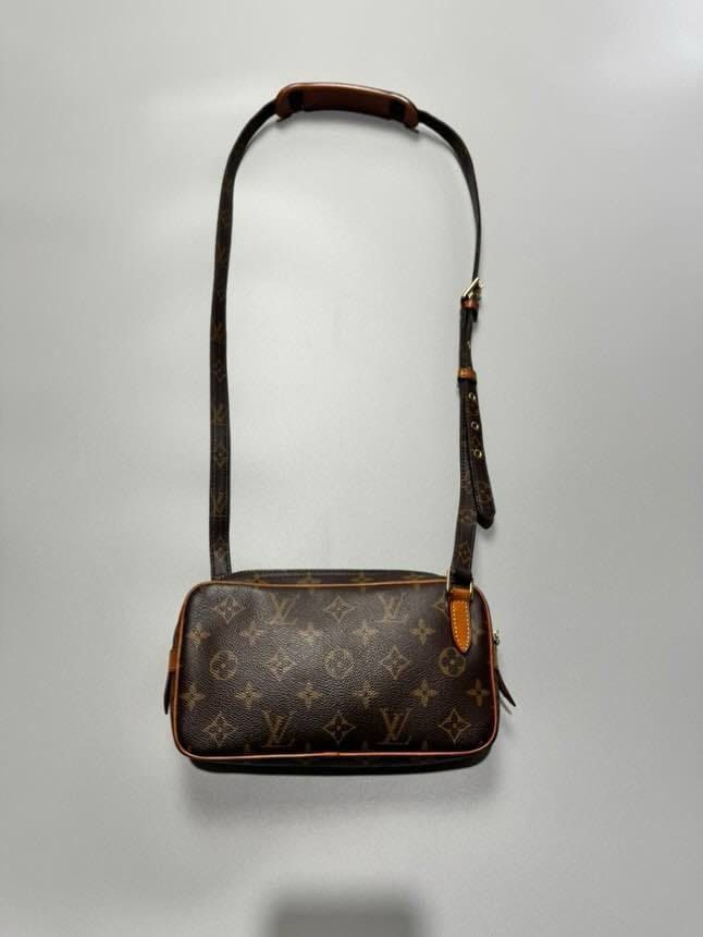 Louis Vuitton sling bag (Category: Luxury Bags & Wallets) located in Manila. Submitted by dough_lux (Listing ID 1358134554, Image 2). Description: .