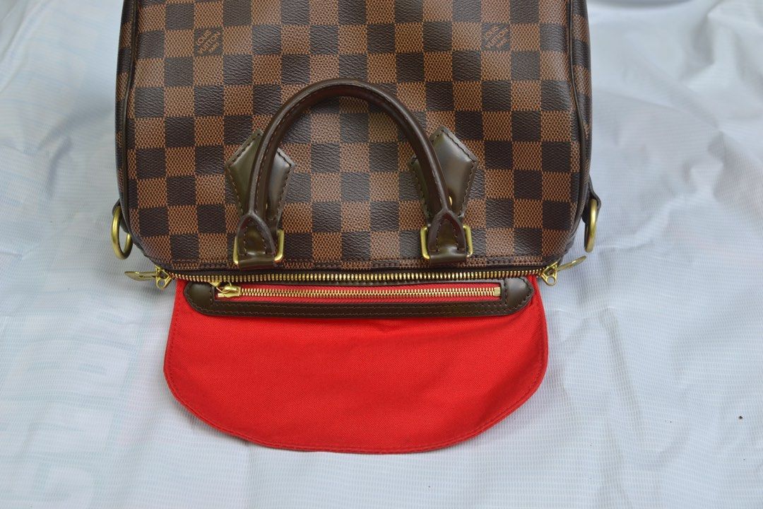 LV Damier speedy 25 (Category: Luxury Bags & Wallets) located in Baloi. Submitted by itsluxurythings (Listing ID 1298375178, Image 1). Description: ❌❌NO COD & COP. Payment first Only❌❌ 💯✅The Bag still in-tuck NO Deformed as u can see posted pictures. Pls add shipping fee 250 ✅💯 ⛔️❌i will not entertain/Reply to alot of questions & heavy requests & of course heavy demand if ayaw niyo bumili wag na mag Messages if madami pa tanong basta naka post 