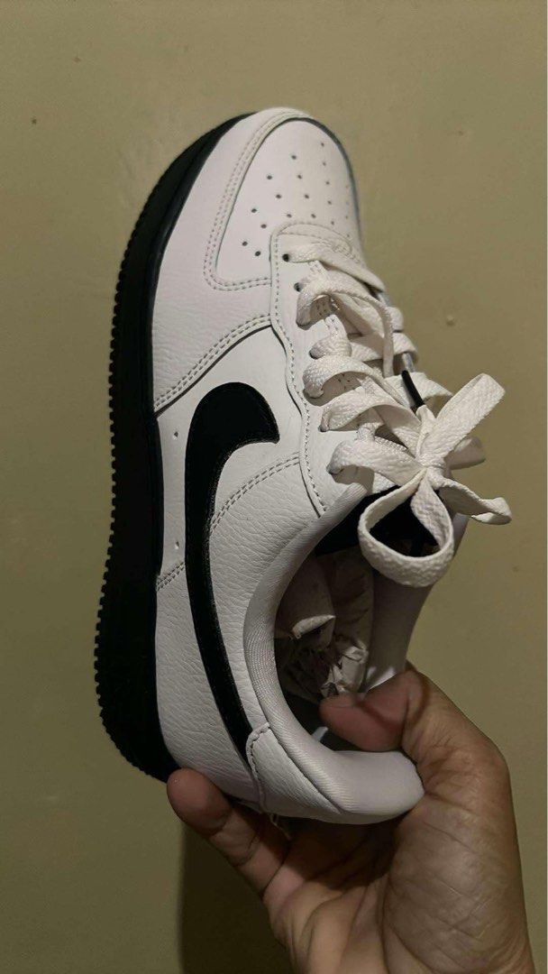 Nike Air Force 1 ‘07 (Category: Sneakers) located in Manila. Submitted by declutterdoctor (Listing ID 1357986331, Image 3). Description: Rfs: wrong size SRP: 7k+ no box hence price lower than SRP pm if interested.