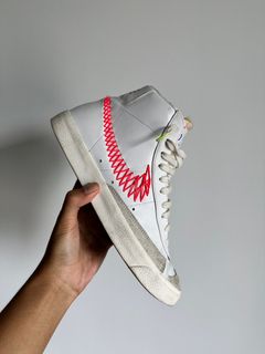 (Category: ) located in . Submitted by sneakerlahhh (Listing ID 1358019196, Image 1). Description: .