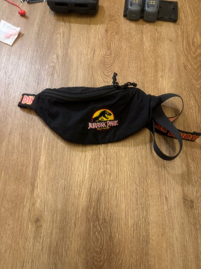 Original Jurassic Park Waist pouch (Category: Belt bags, Clutches and Pouches) located in Singapore. Submitted by atticusyeo (Listing ID 1357984506, Image 1). Description: .