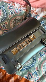 (Category: ) located in . Submitted by mardglow (Listing ID 1357997827, Image 1). Description: .