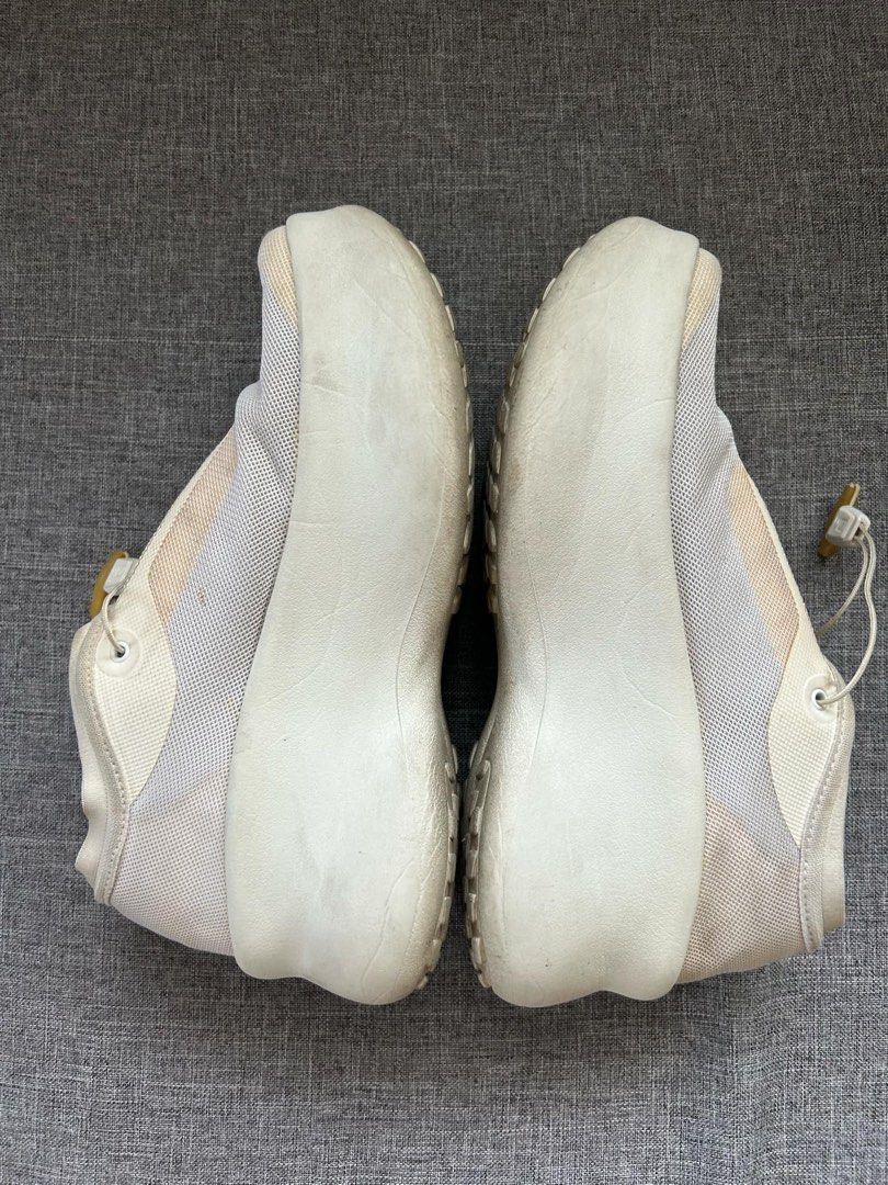Salomon x Comme Des Garcons (Category: Sneakers) located in Marikina City. Submitted by bradinal (Listing ID 1357973158, Image 2). Description: Size 8 Rfs: declutter.