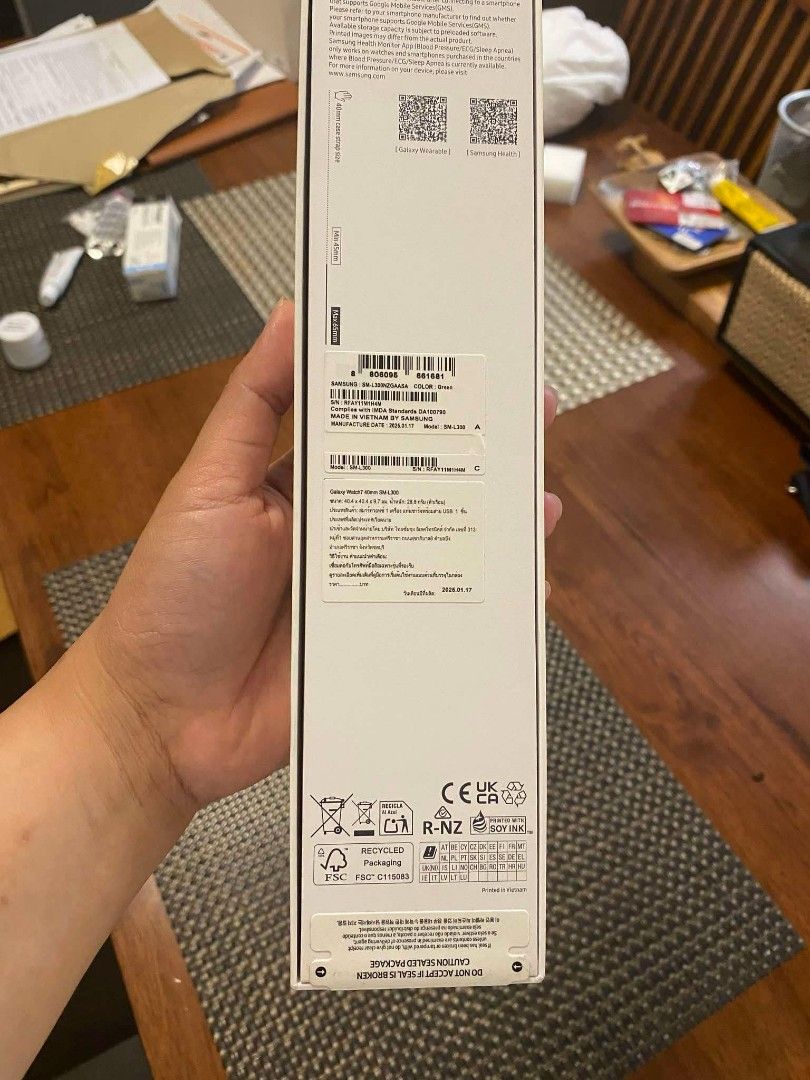 Samsung Galaxy Watch 7 (Category: Men's Watches) located in Manila. Submitted by twentythirdstore (Listing ID 1358055300, Image 3). Description: BrandNew Samsung Galaxy 7 40mm.
