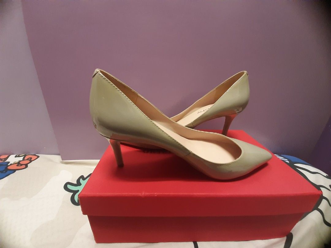 size 37 Murphy heels （分類：高跟鞋）位於 Hong Kong。 由 yyzia 提交（商品編號 1357983584，圖片 1）。簡介： Very Good Condition,Use one's.。