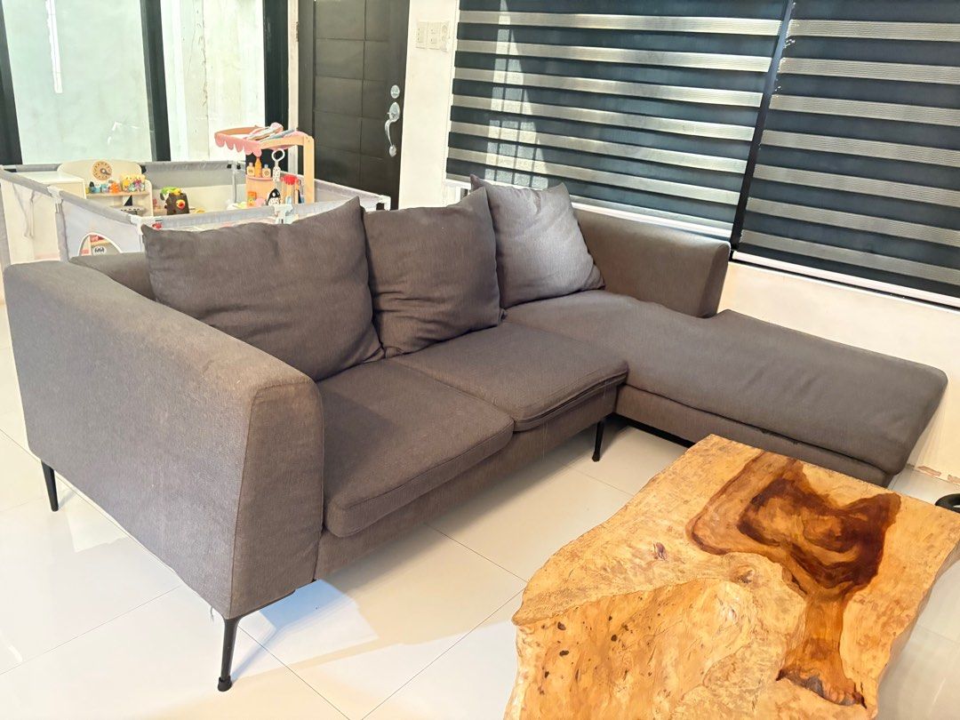 Sofa Set (Category: Sofas) located in Cavite. Submitted by angeliquezarris (Listing ID 1358033366, Image 2). Description: 📌 Condition: Used, with signs of wear 📌 Bought from Our Home - SM Dasmariñas 📌 Issue: One zipper is broken, but still functional. It has some signs of usage but remains comfortable and sturdy. 📌 Reason for Selling: Decluttering & upgrading to a new one 💰 Price: 10,000Php 📍 Location: Silang, Cavite .