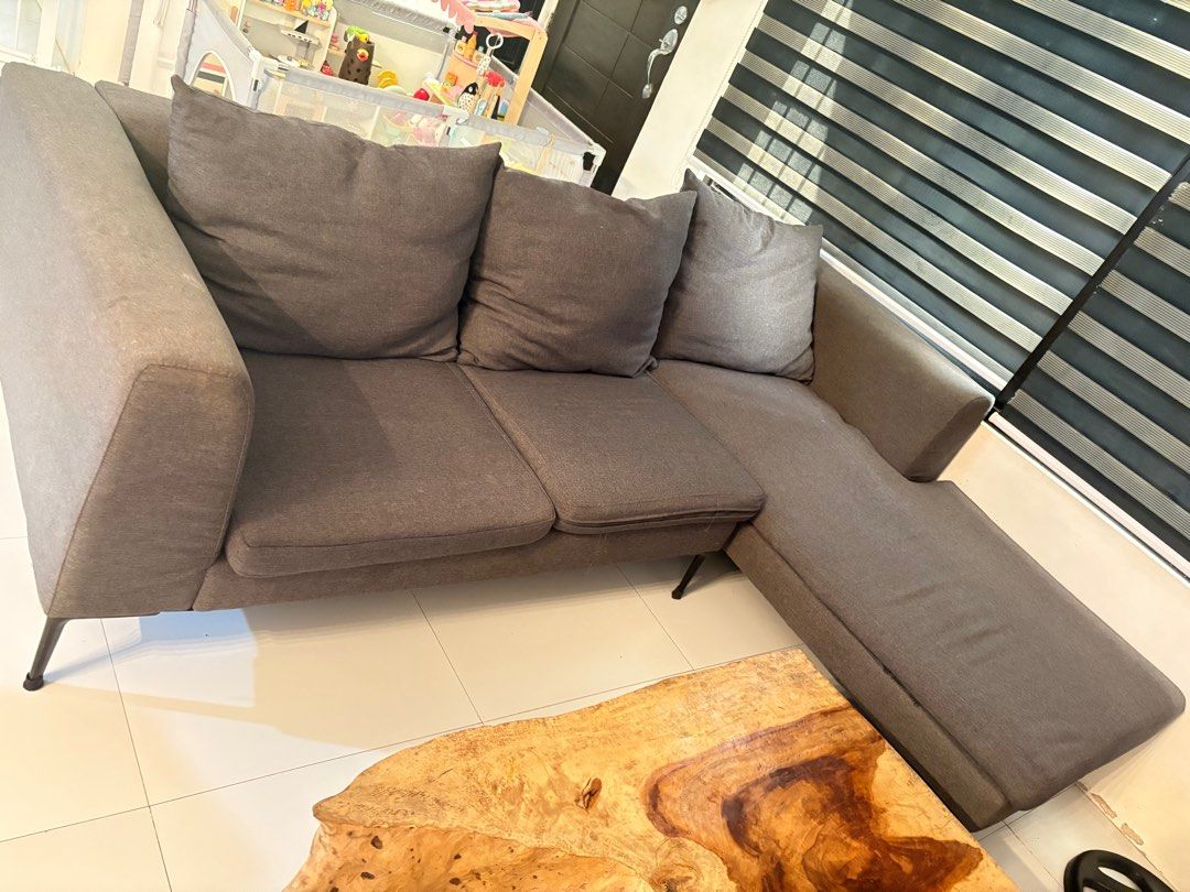 Sofa Set (Category: Sofas) located in Cavite. Submitted by angeliquezarris (Listing ID 1358033366, Image 1). Description: 📌 Condition: Used, with signs of wear 📌 Bought from Our Home - SM Dasmariñas 📌 Issue: One zipper is broken, but still functional. It has some signs of usage but remains comfortable and sturdy. 📌 Reason for Selling: Decluttering & upgrading to a new one 💰 Price: 10,000Php 📍 Location: Silang, Cavite .