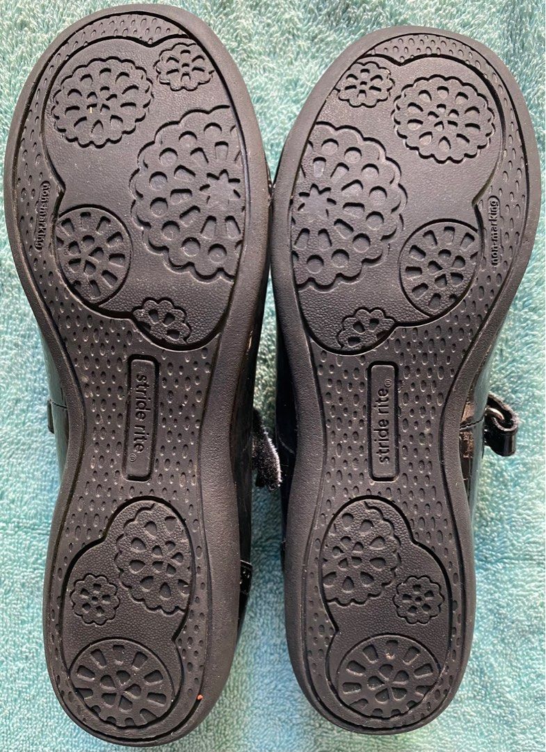 Stride rite kids shoes Branded (Category: Babies & Kids Fashion) located in Manila. Submitted by olxph_540542159 (Listing ID 1358060790, Image 1). Description: Brand: Stride Rite (Famous expensive quality Brand) Color: Kaydence Black Size 2.5M.