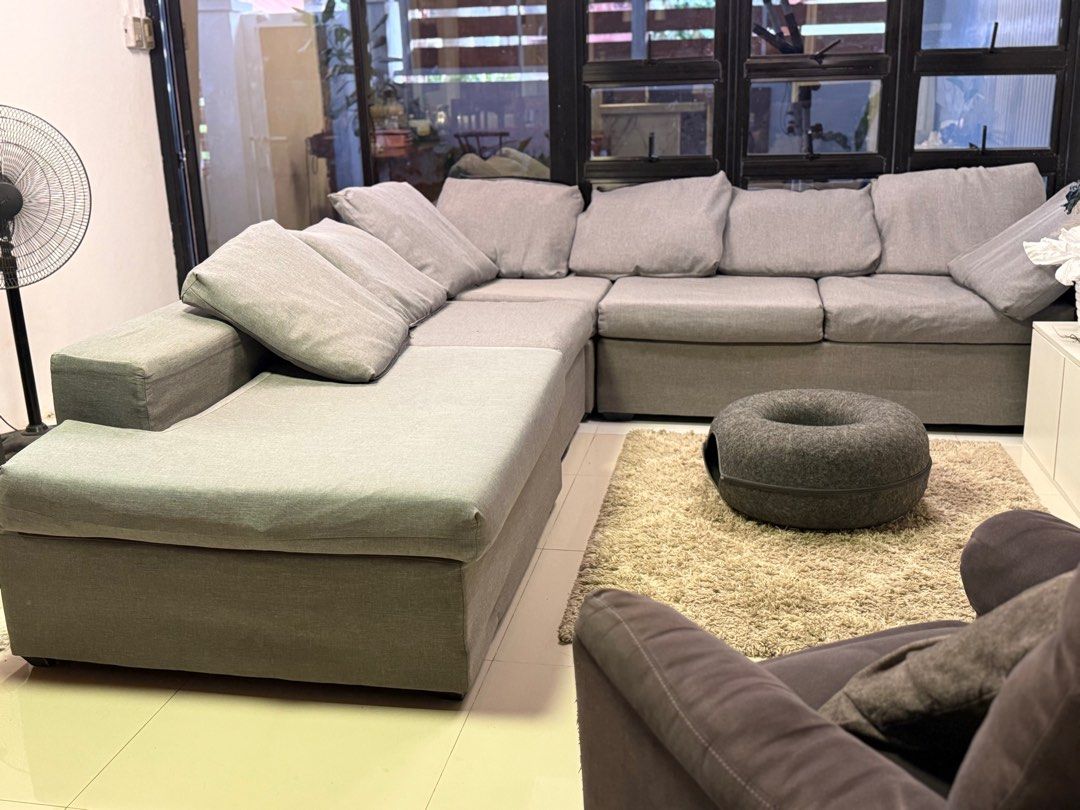 Super comfy Sofa (Category: Sofas) located in Manila. Submitted by pipaymoyi237548 (Listing ID 1358008939, Image 2). Description: super comfy sofa CONDO PULLOUT Bought it way back before 60k pesos Selling now for 16500 only. Revisable sofa super comfy as in May spring at ung foam is super quality. Natatanggal ang mga cover easily to clean. Malaki. Back to maliit ulit Pm for sure buyer..