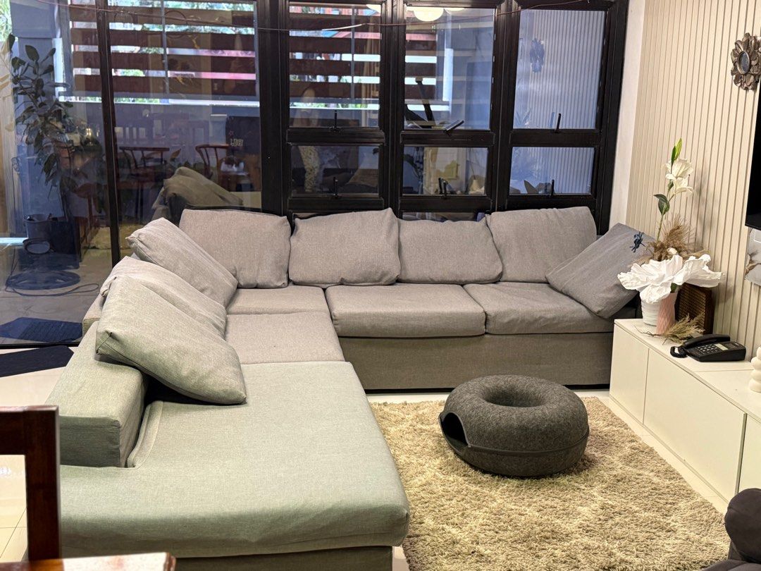 Super comfy Sofa (Category: Sofas) located in Manila. Submitted by pipaymoyi237548 (Listing ID 1358008939, Image 3). Description: super comfy sofa CONDO PULLOUT Bought it way back before 60k pesos Selling now for 16500 only. Revisable sofa super comfy as in May spring at ung foam is super quality. Natatanggal ang mga cover easily to clean. Malaki. Back to maliit ulit Pm for sure buyer..