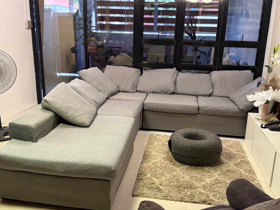 Super comfy Sofa (Category: Sofas) located in Manila. Submitted by pipaymoyi237548 (Listing ID 1358008939, Image 1). Description: super comfy sofa CONDO PULLOUT Bought it way back before 60k pesos Selling now for 16500 only. Revisable sofa super comfy as in May spring at ung foam is super quality. Natatanggal ang mga cover easily to clean. Malaki. Back to maliit ulit Pm for sure buyer..
