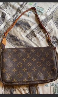 (Category: ) located in . Submitted by luxuryboutiquemnl (Listing ID 1358017349, Image 1). Description: .