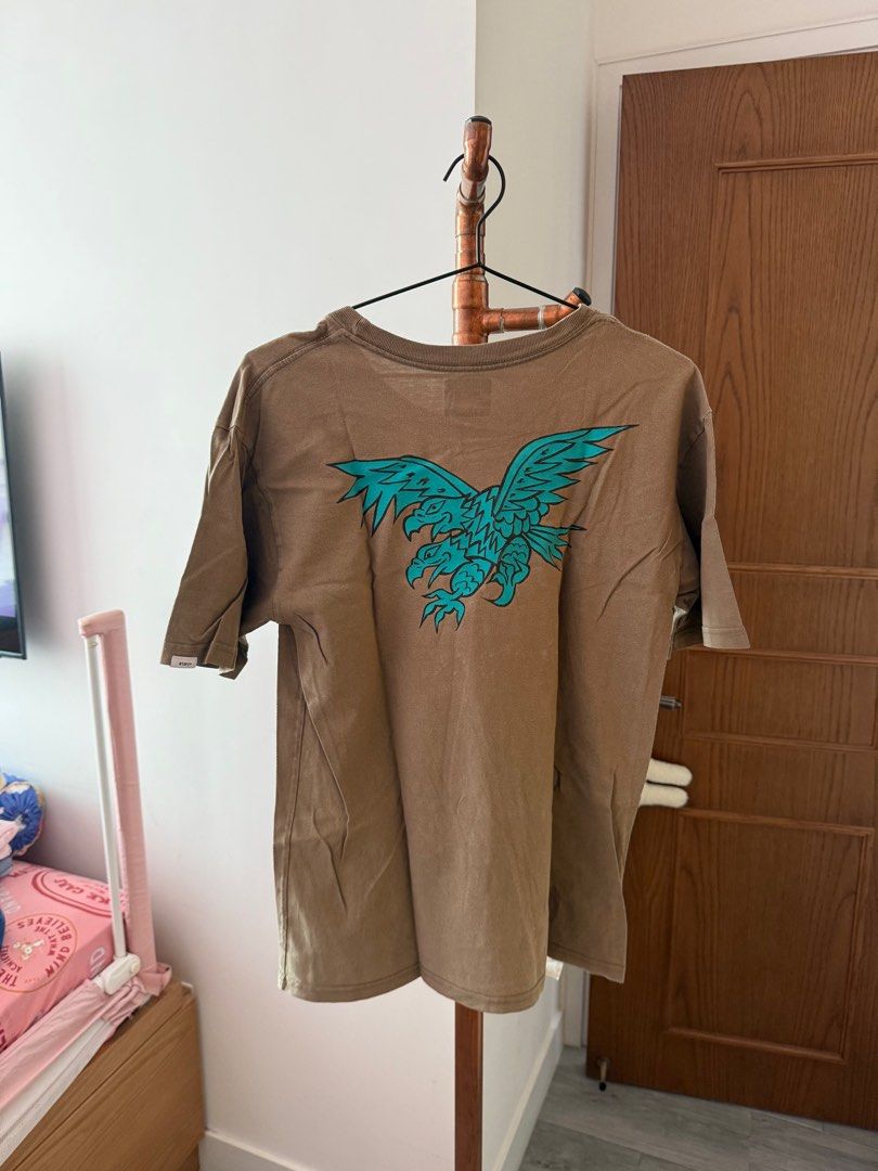 wtaps tee （分類：T-shirt、恤衫、有領衫）位於 Hong Kong。 由 atm1314 提交（商品編號 1358030439，圖片 1）。簡介： 有着用痕跡 因為依家唔啱着 平放 有興趣可再俾Detail圖同度實際尺寸 多買可再。