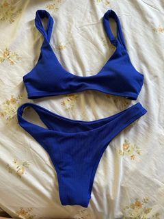 (Category: ) located in . Submitted by gwolfwardrobe (Listing ID 1352204422, Image 1). Description: .